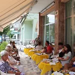 Hotel Madrid Cattolica